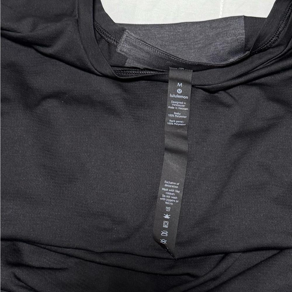 Lululemon Men's Black Long Sleeve Shirt - Picture 5 of 10